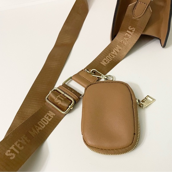 Steve Madden Bevelyn Crossbody Bag - Picture 3 of 15